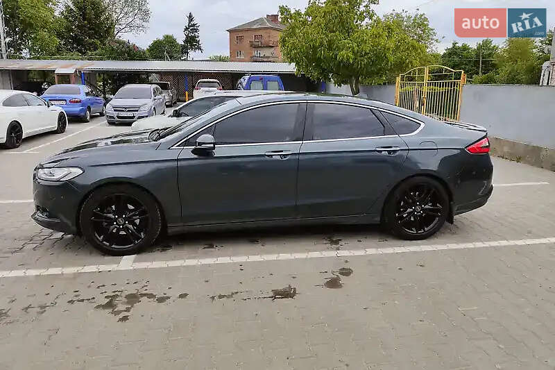 Седан Ford Fusion 2016 в Львові