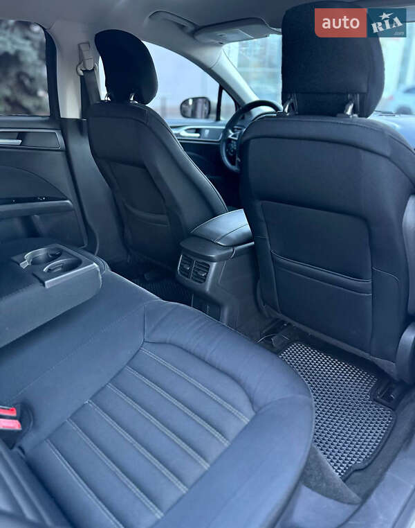 Седан Ford Fusion 2014 в Дніпрі