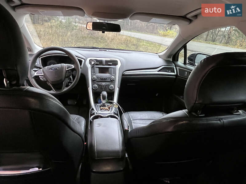 Седан Ford Fusion 2015 в Обухові