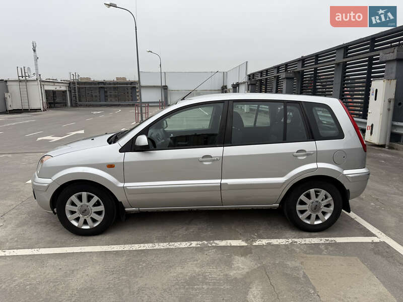 Хэтчбек Ford Fusion 2011 в Киеве