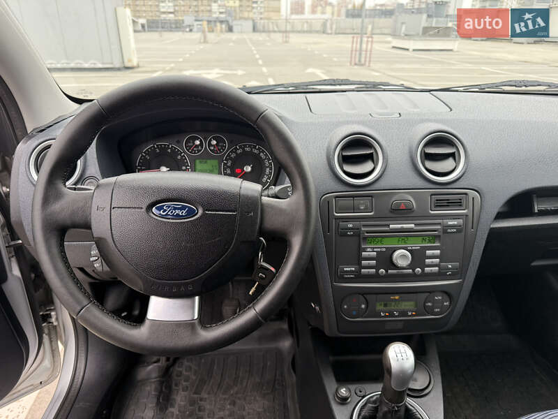 Хэтчбек Ford Fusion 2011 в Киеве