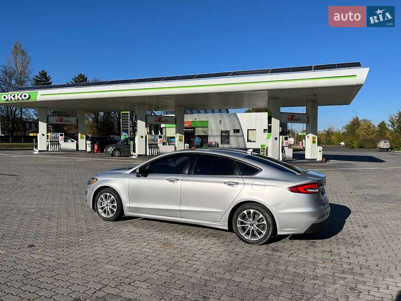Седан Ford Fusion 2019 в Івано-Франківську