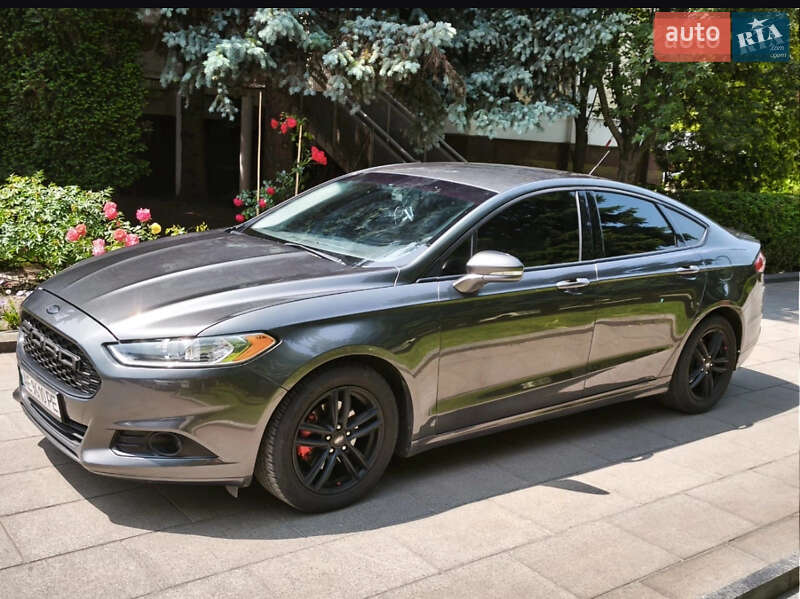 Седан Ford Fusion 2015 в Полтаві