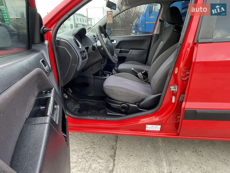 Хэтчбек Ford Fusion 2008 в Солотвине