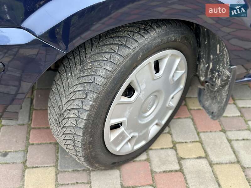 Хетчбек Ford Fusion 2005 в Володимирці