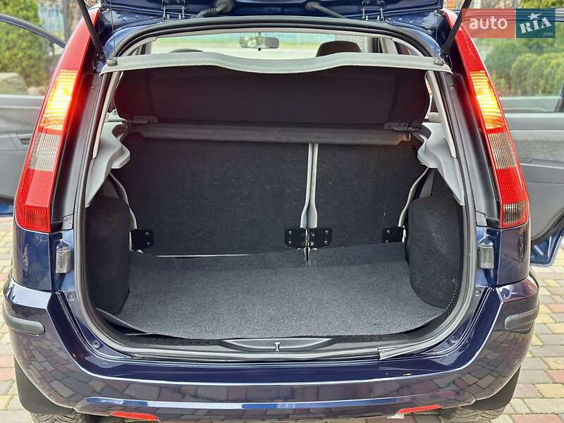 Хетчбек Ford Fusion 2005 в Володимирці