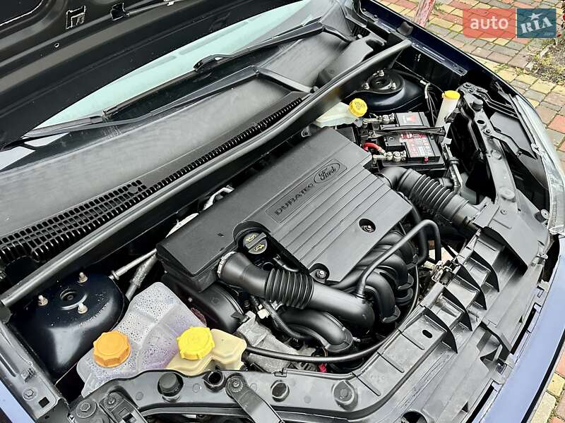 Хетчбек Ford Fusion 2005 в Володимирці