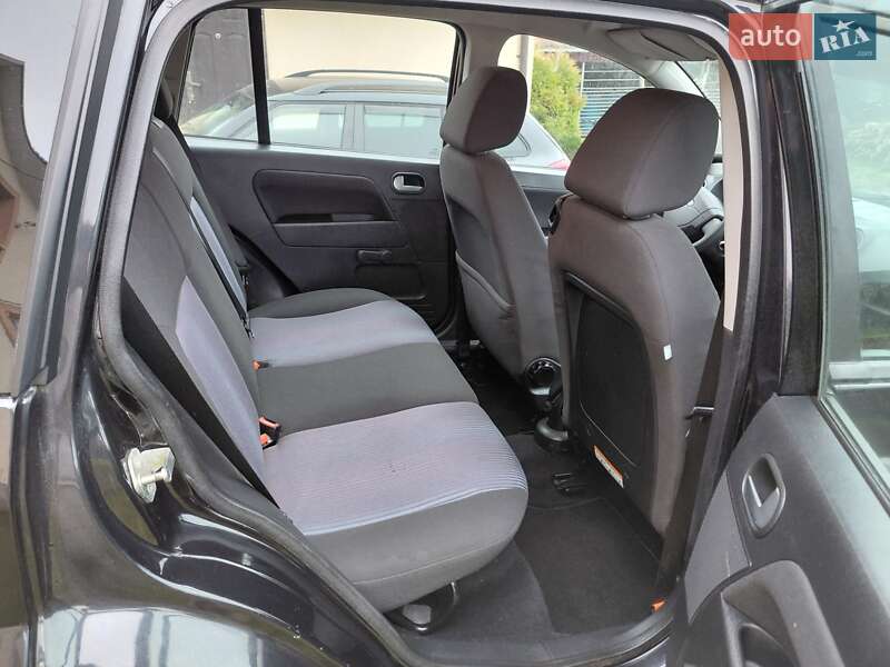 Хетчбек Ford Fusion 2006 в Рівному