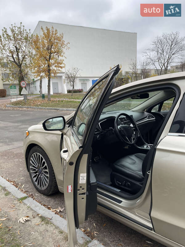 Седан Ford Fusion 2016 в Обухові