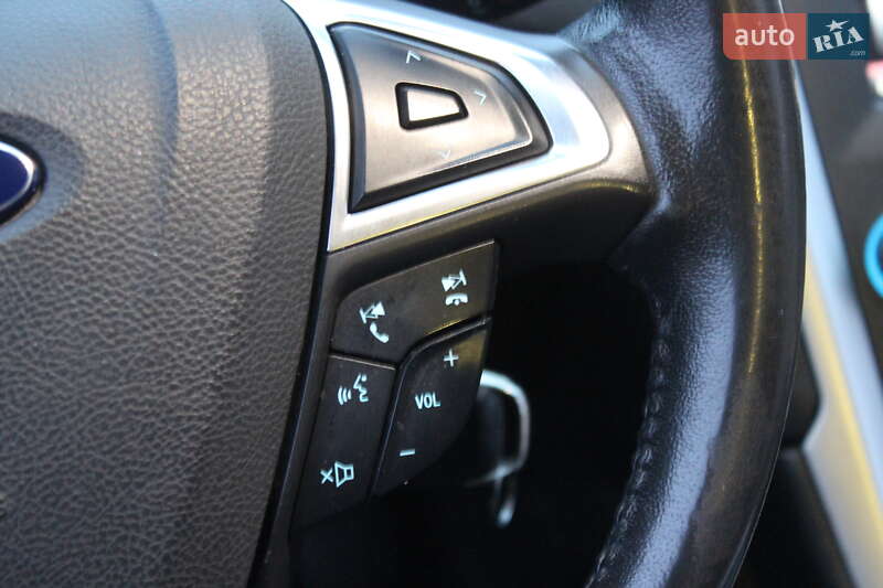 Седан Ford Fusion 2016 в Дніпрі