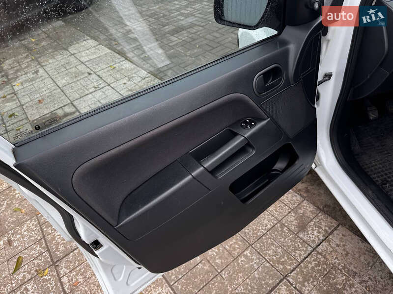 Хэтчбек Ford Fusion 2010 в Днепре фото 9 Хэтчбек Ford Fusion 2010 в Днепре