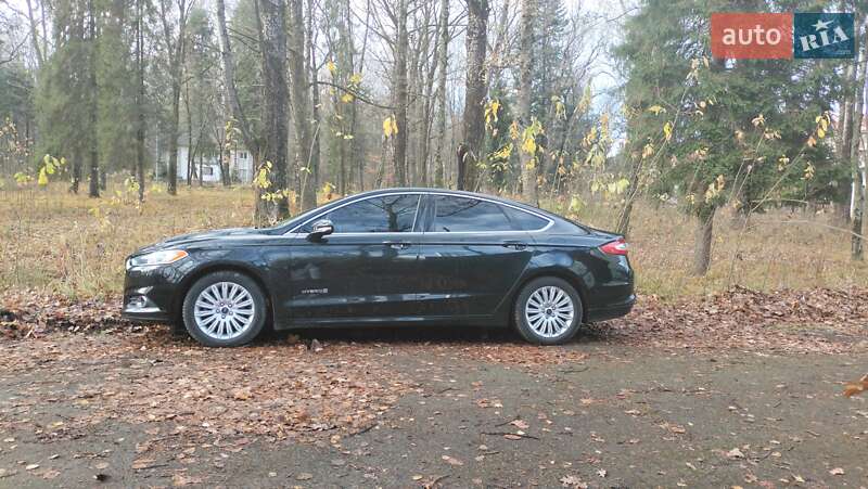 Седан Ford Fusion 2013 в Стрые