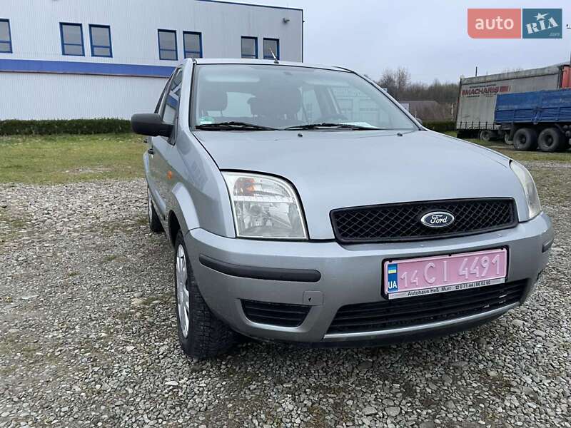 Хэтчбек Ford Fusion 2005 в Косове