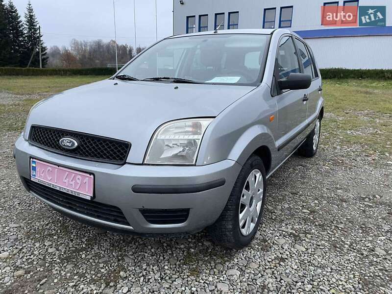 Хэтчбек Ford Fusion 2005 в Косове