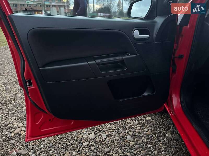 Хетчбек Ford Fusion 2007 в Долині