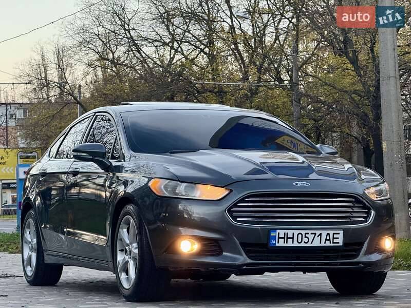 Седан Ford Fusion 2014 в Одесі