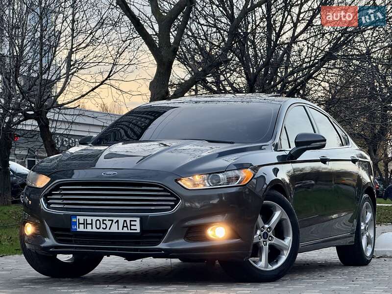 Седан Ford Fusion 2014 в Одесі