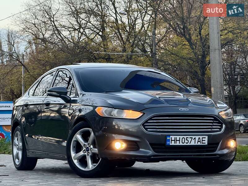 Седан Ford Fusion 2014 в Одесі