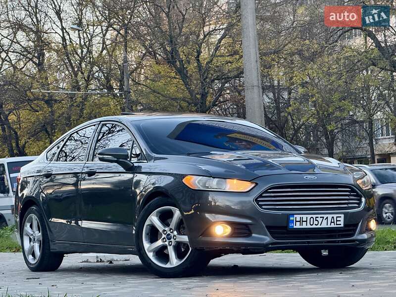 Седан Ford Fusion 2014 в Одесі