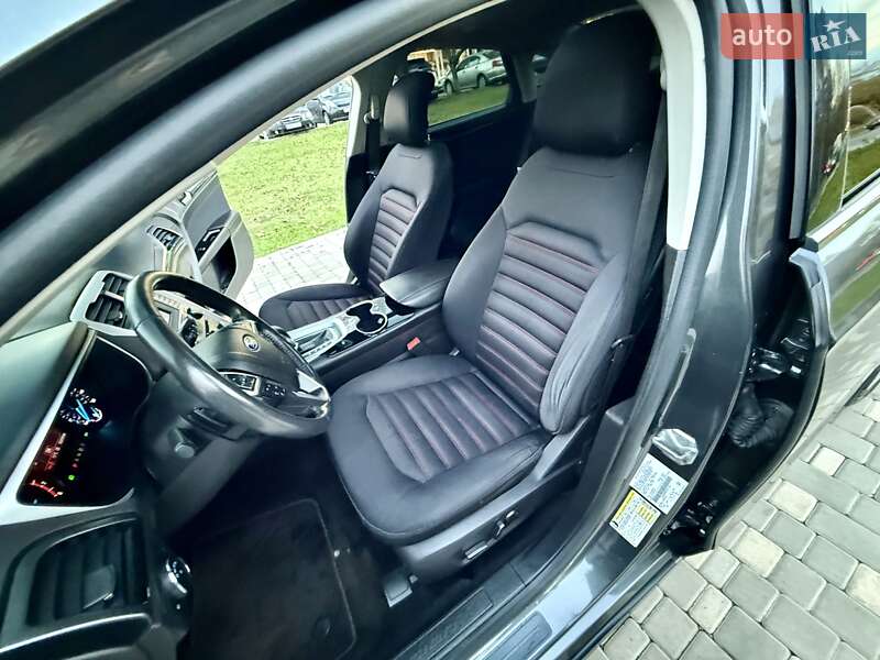 Седан Ford Fusion 2014 в Одесі