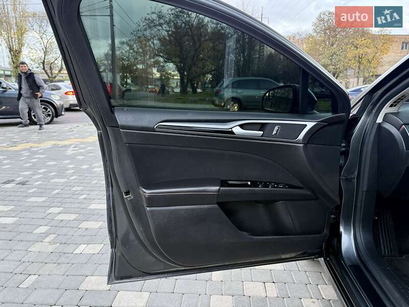 Седан Ford Fusion 2014 в Одесі