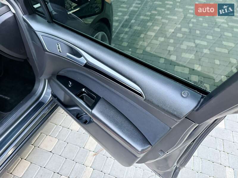 Седан Ford Fusion 2014 в Одесі