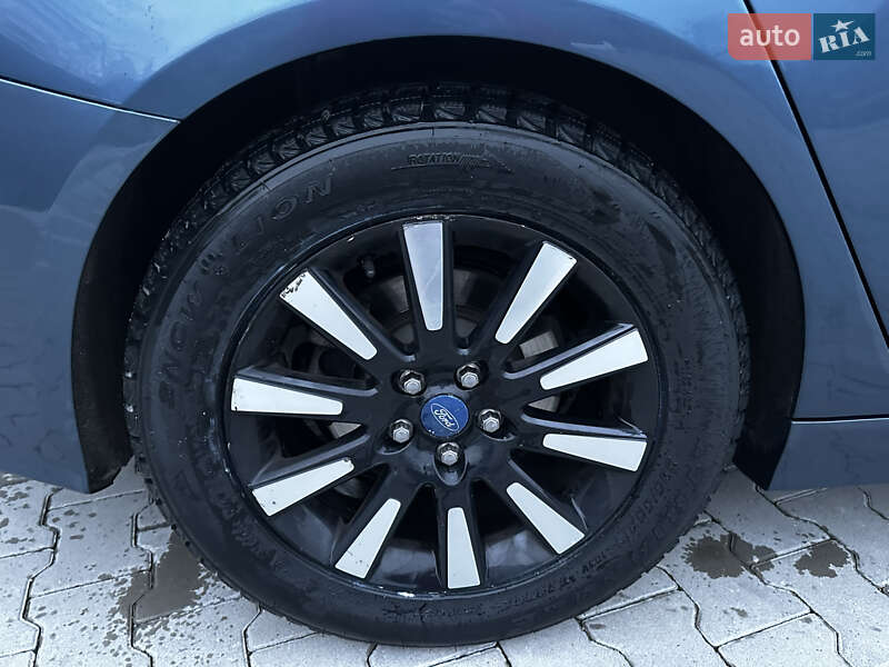 Седан Ford Fusion 2018 в Львові