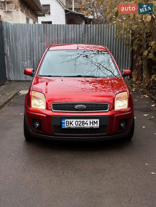 Хетчбек Ford Fusion 2006 в Рівному фото Хетчбек Ford Fusion 2006 в Рівному