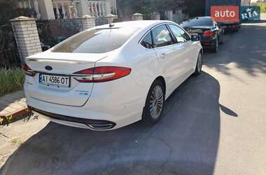 Седан Ford Fusion 2016 в Ворзеле