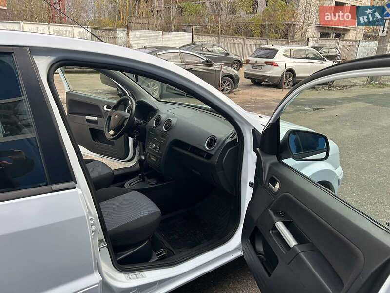 Хетчбек Ford Fusion 2011 в Києві