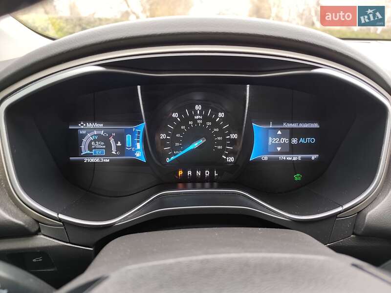 Седан Ford Fusion 2015 в Никополе