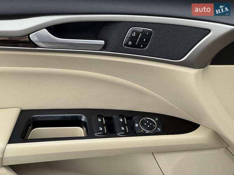 Седан Ford Fusion 2013 в Дніпрі