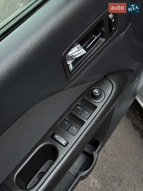 Седан Ford Fusion 2011 в Києві фото 20 Седан Ford Fusion 2011 в Києві
