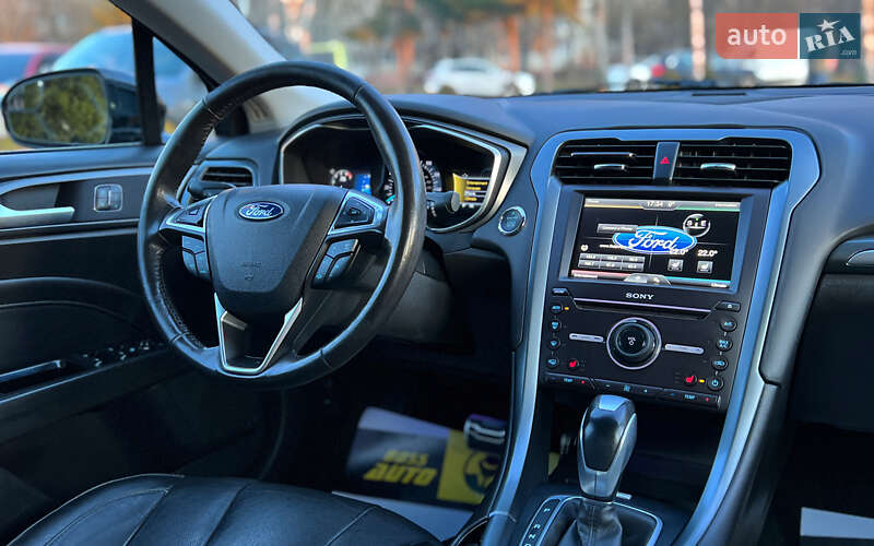 Седан Ford Fusion 2015 в Львове
