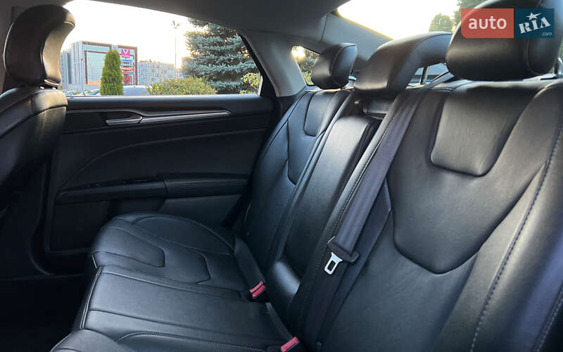 Седан Ford Fusion 2015 в Львове
