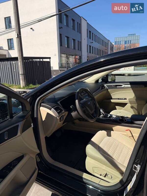 Седан Ford Fusion 2015 в Києві