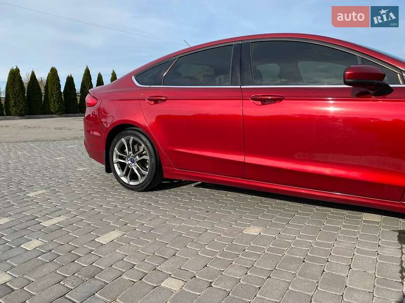 Седан Ford Fusion 2016 в Любаре