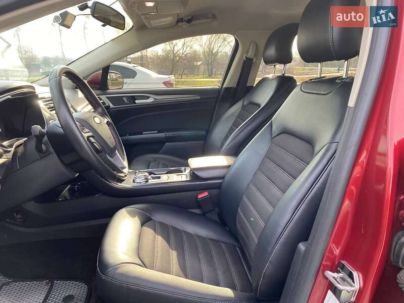 Седан Ford Fusion 2016 в Любаре