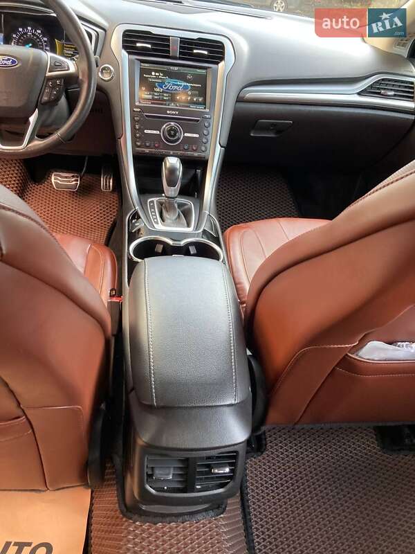 Седан Ford Fusion 2015 в Коломиї