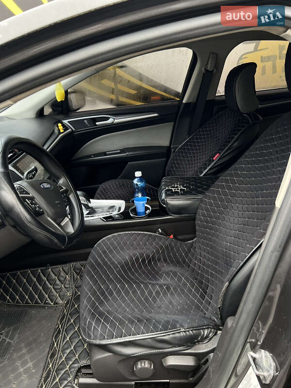 Седан Ford Fusion 2016 в Умани
