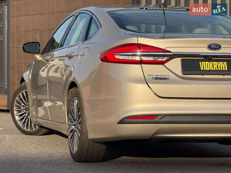 Седан Ford Fusion 2016 в Киеве