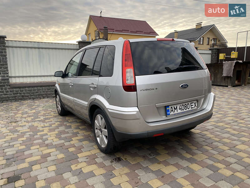 Хетчбек Ford Fusion 2006 в Житомирі