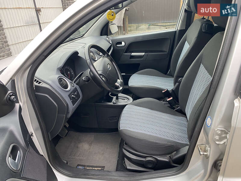 Хетчбек Ford Fusion 2006 в Житомирі