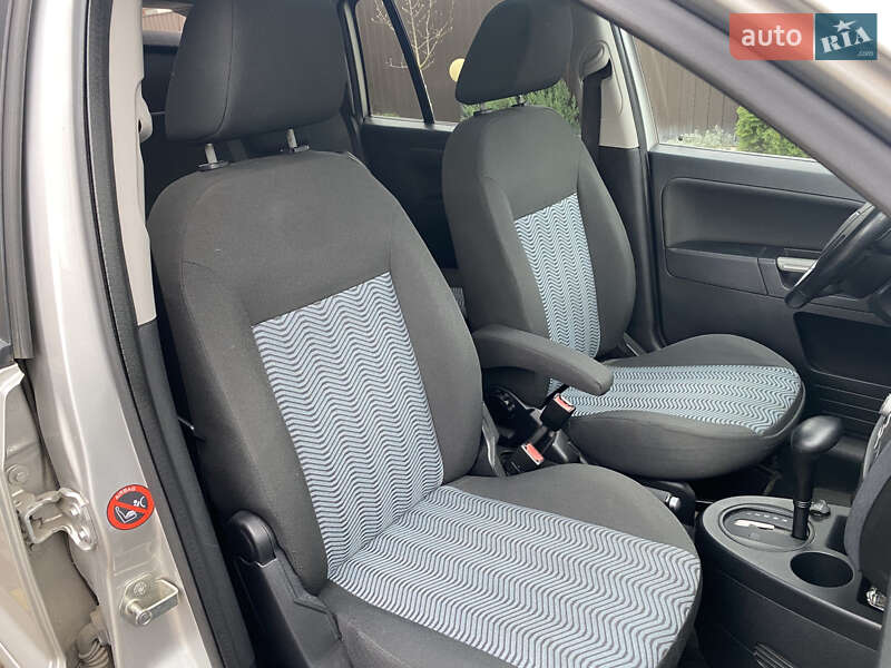 Хетчбек Ford Fusion 2006 в Житомирі