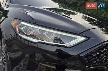 Седан Ford Fusion 2016 в Львове