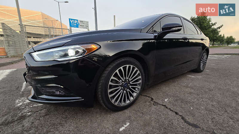 Седан Ford Fusion 2016 в Львове