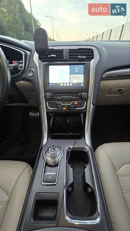 Седан Ford Fusion 2016 в Львове