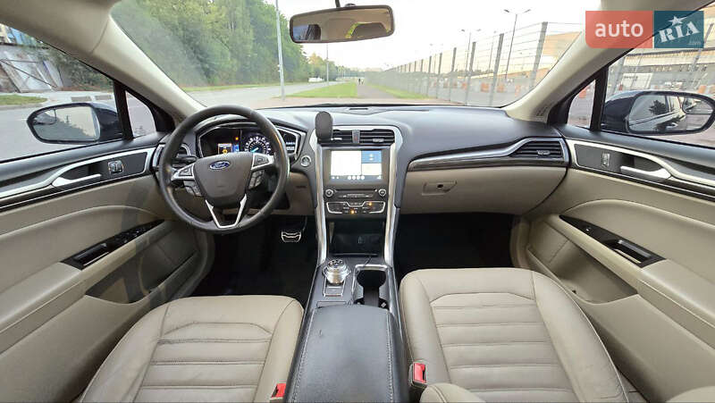 Седан Ford Fusion 2016 в Львове