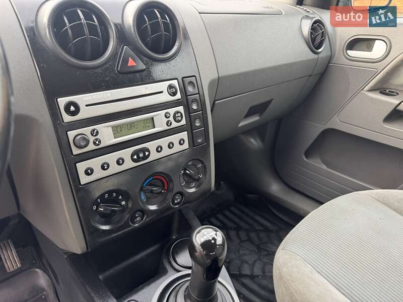 Хетчбек Ford Fusion 2003 в Чернівцях фото 26 Хетчбек Ford Fusion 2003 в Чернівцях