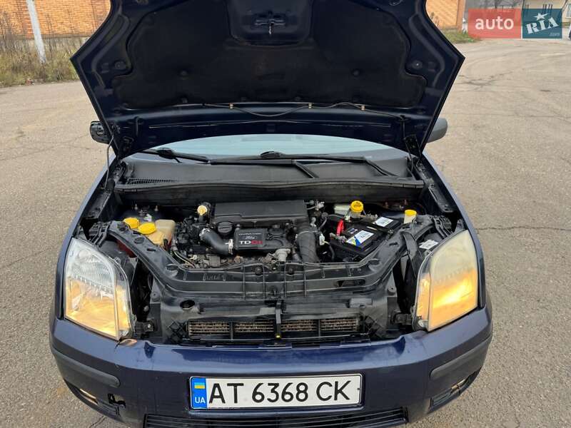 Хетчбек Ford Fusion 2003 в Чернівцях фото 35 Хетчбек Ford Fusion 2003 в Чернівцях